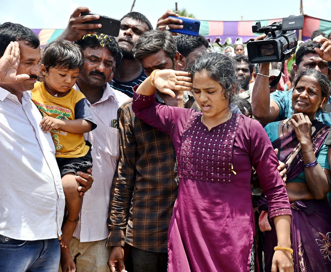State funeral For Martyred Army Jawan In Karimnagar - Sakshi19