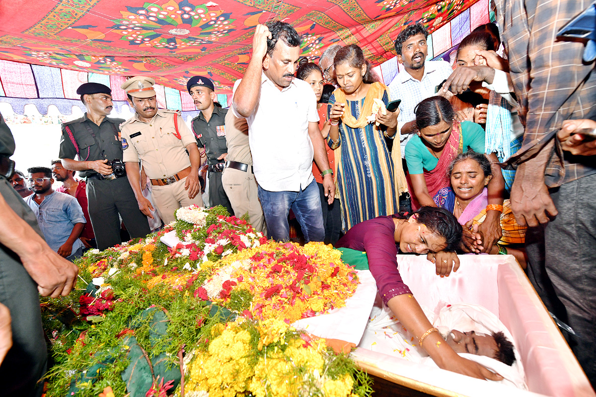 State funeral For Martyred Army Jawan In Karimnagar - Sakshi28