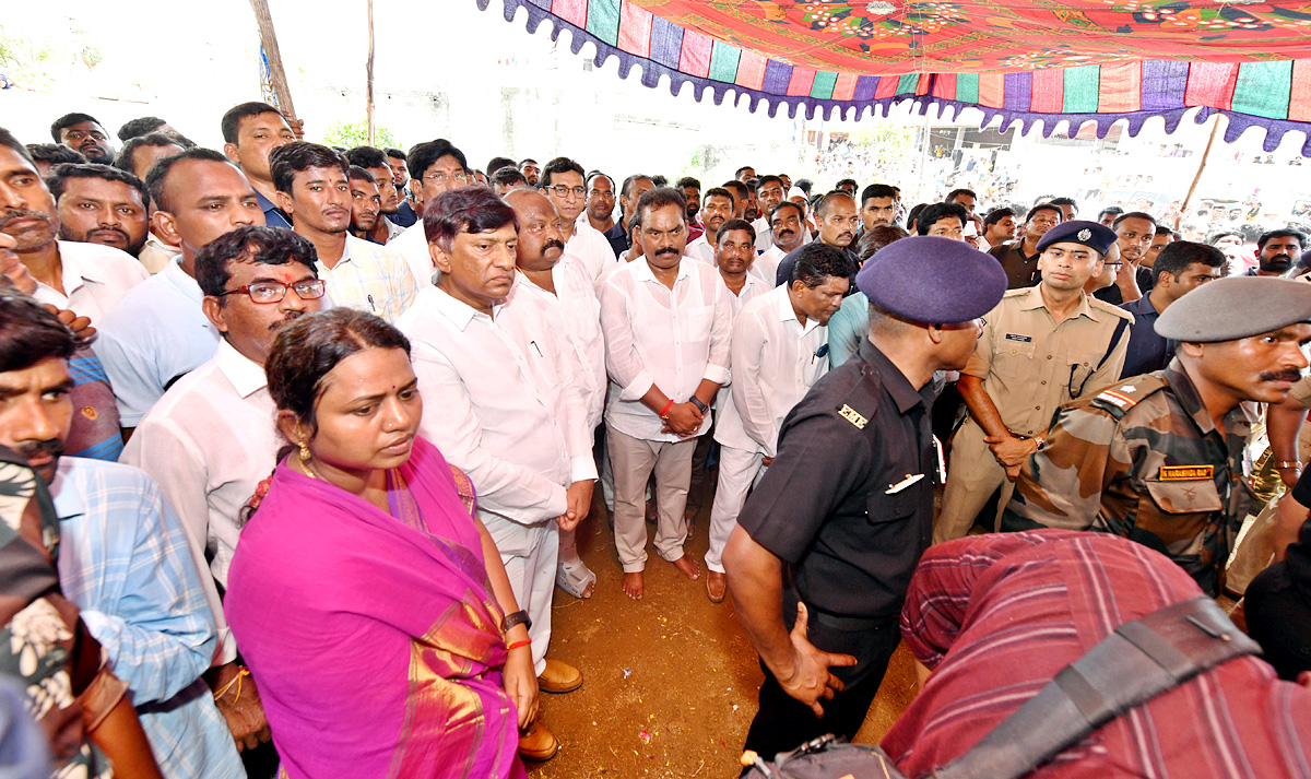 State funeral For Martyred Army Jawan In Karimnagar - Sakshi29