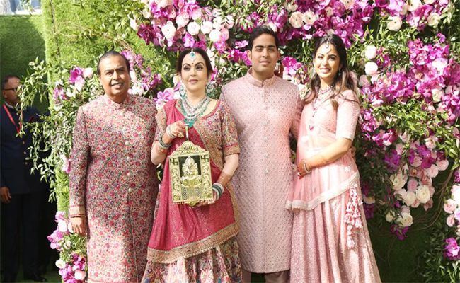 Sloka Mehta and Akash Ambani Blessed with Second Child - Sakshi2