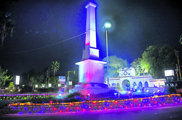 హనుమకొండలోని అమరుల కీర్తి స్తూపం1