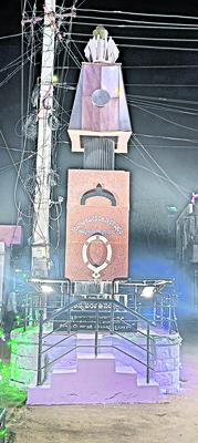 ఖిలావరంగల్లోని అమరవీరుల స్మారక స్తూపం1