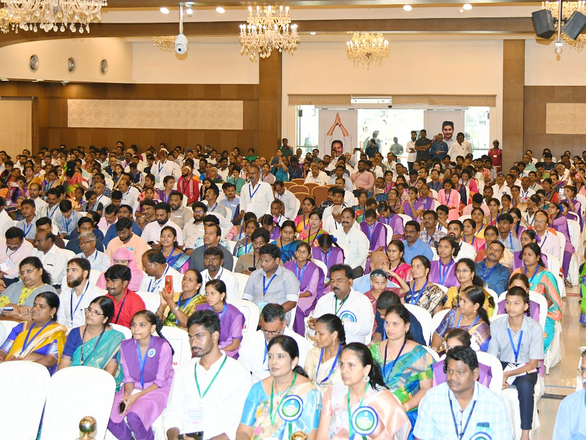 CM YS Jagan at Jagananna Animutyalu Program in Vijayawada Photos - Sakshi3