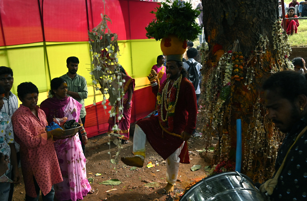 Golconda Bonalu 2023 Pics - Sakshi15
