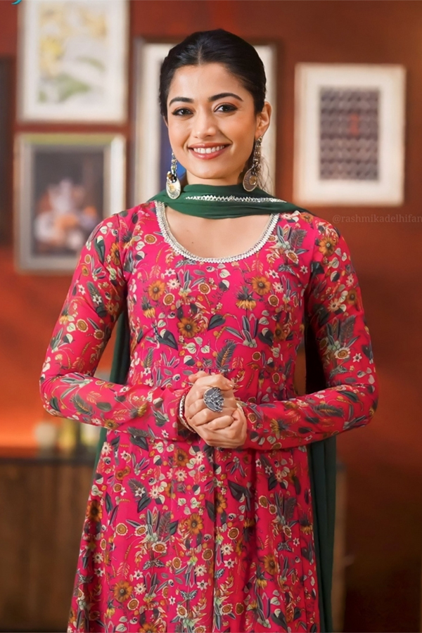 Pushpa Movie Heroine Rashmika Mandanna HD Photo Gallery - Sakshi2