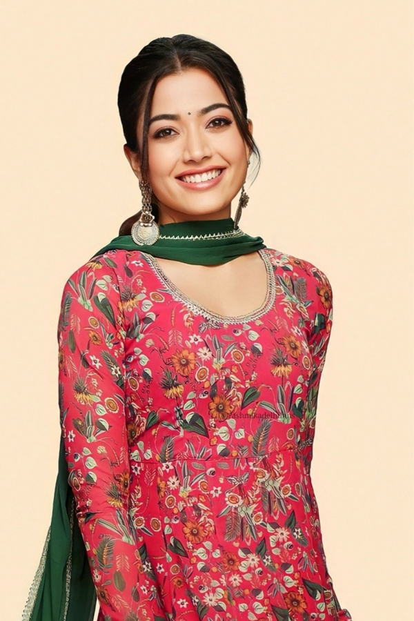 Pushpa Movie Heroine Rashmika Mandanna HD Photo Gallery - Sakshi4