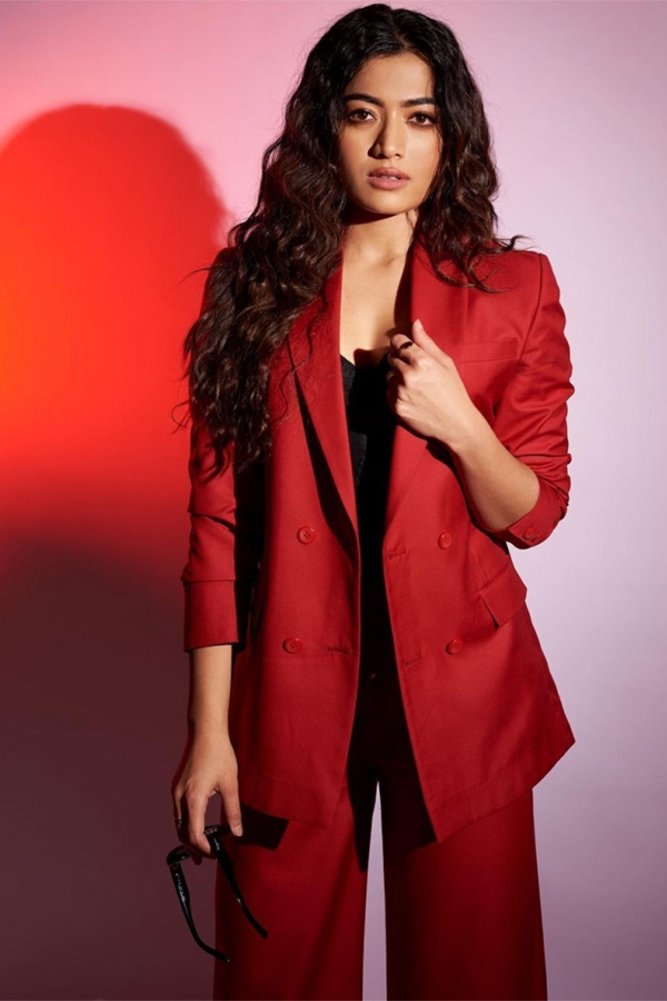 Pushpa Movie Heroine Rashmika Mandanna HD Photo Gallery - Sakshi7