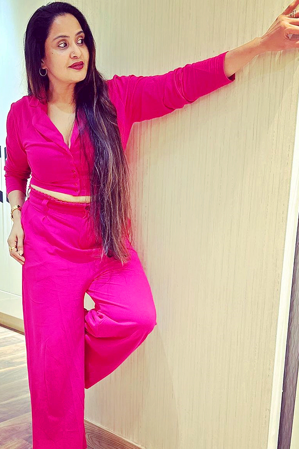 Actress Pragathi Latest Photos Goes Viral - Sakshi3