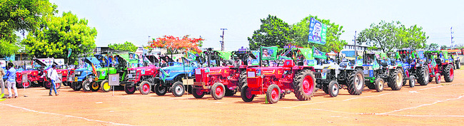 రైతులకు పంపిణీ చేసిన ట్రాక్టర్లు ఇవే..2