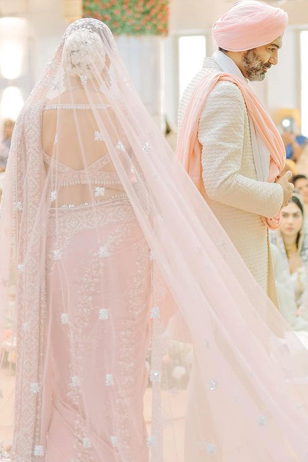 Pyaar Ka Punchnama Actor Sonnalli Seygalls Wedding Photos - Sakshi6
