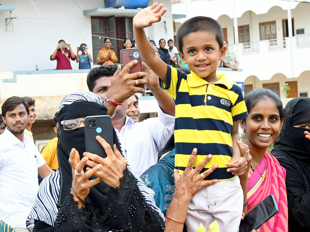 CM YS Jagan Inaugurates Al Dixon Unit At Kopparthi Photos - Sakshi14