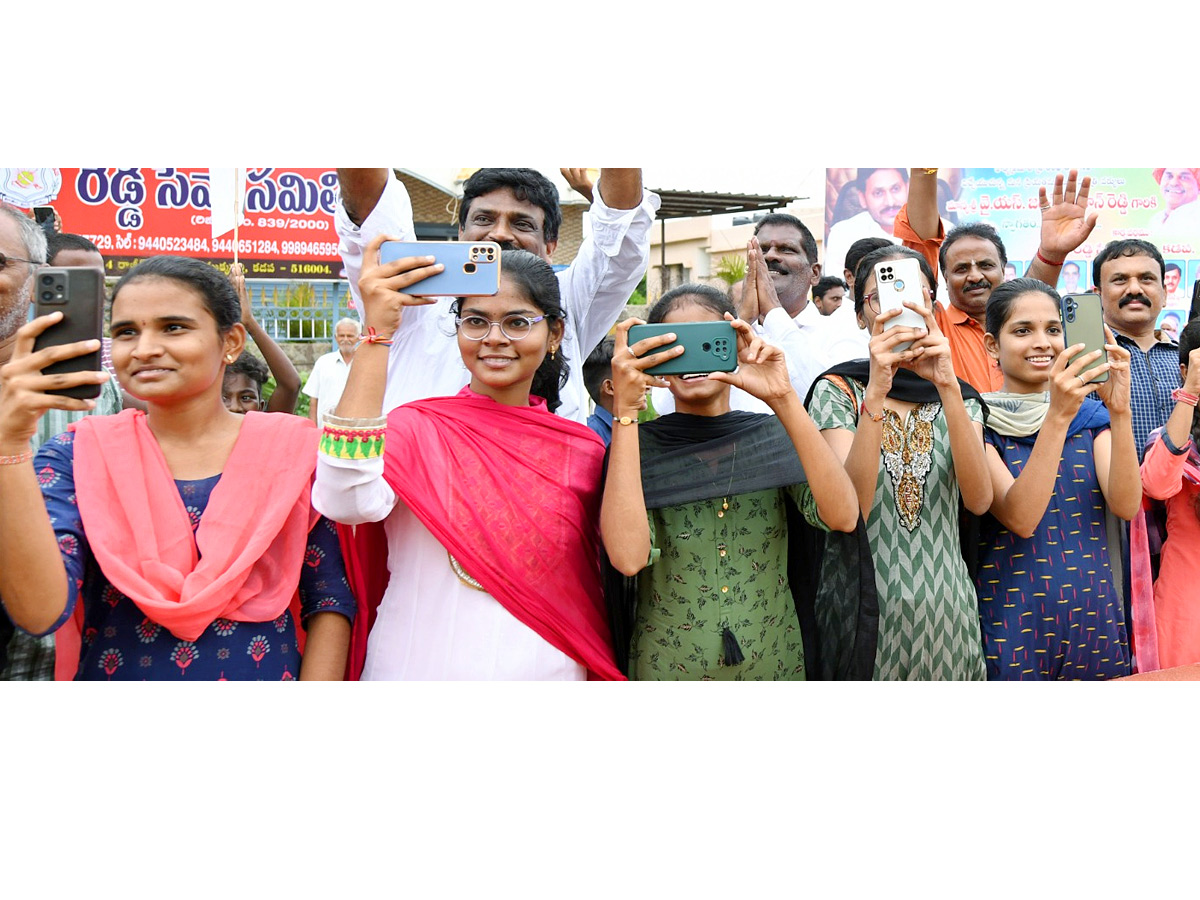 CM YS Jagan Inaugurates Al Dixon Unit At Kopparthi Photos - Sakshi16
