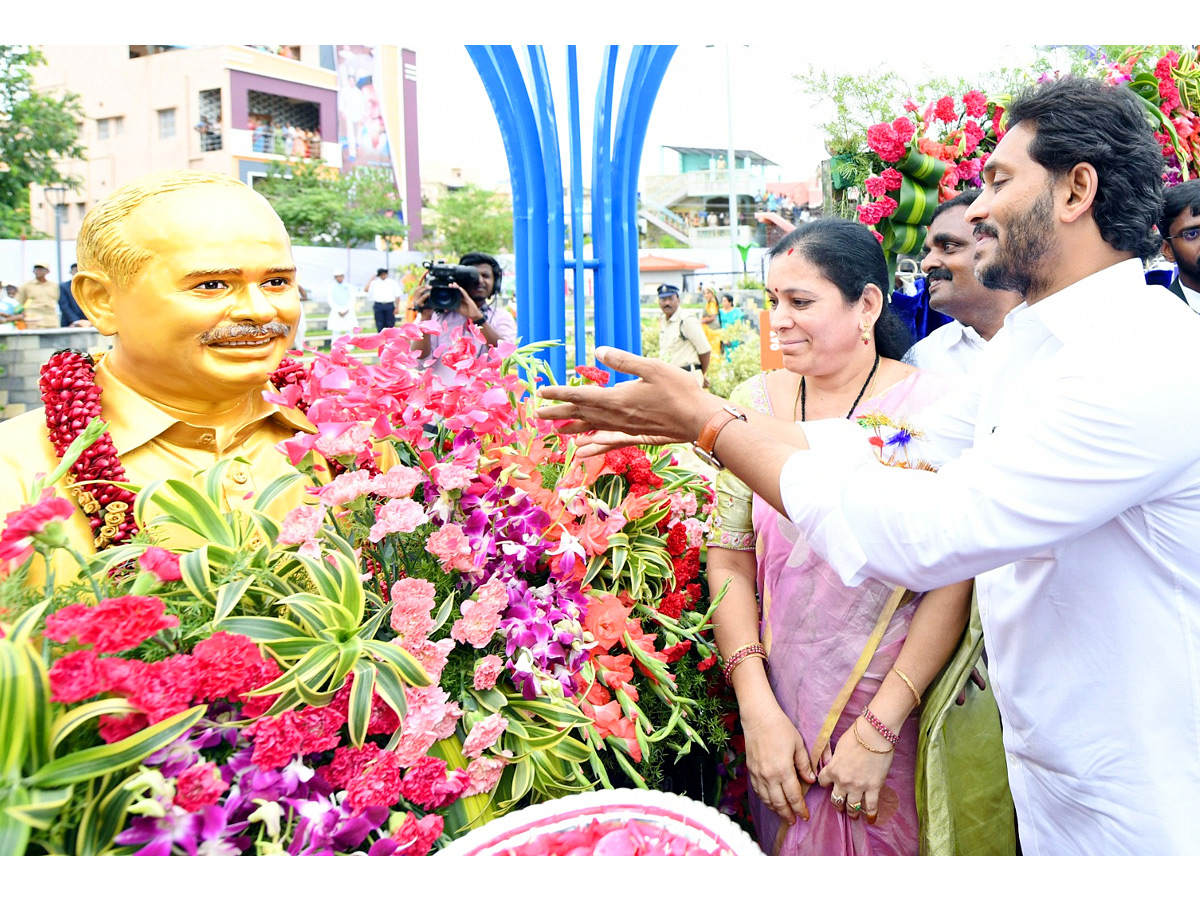 CM YS Jagan Inaugurates Al Dixon Unit At Kopparthi Photos - Sakshi3