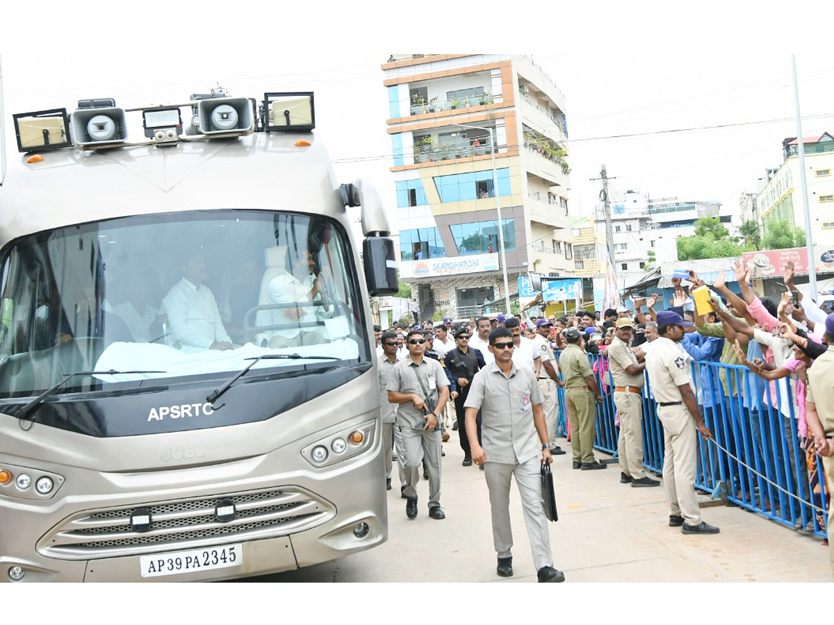 CM YS Jagan Inaugurates Al Dixon Unit At Kopparthi Photos - Sakshi24