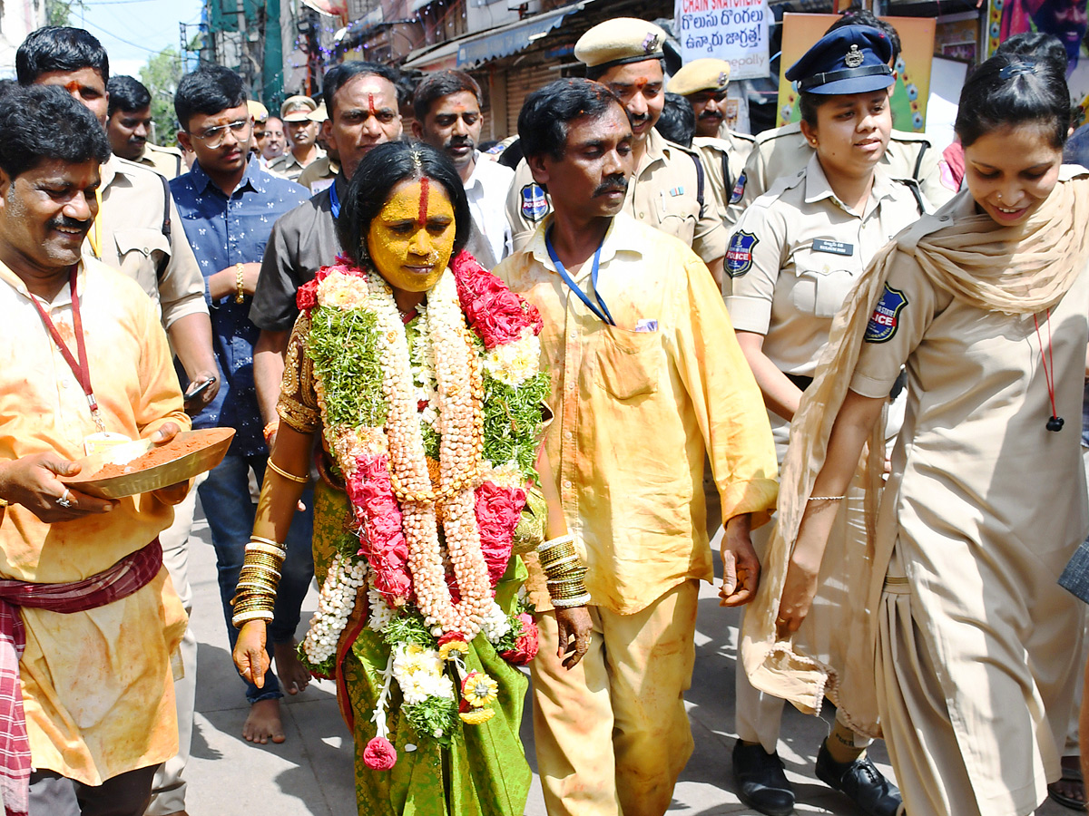 Ujjaini Mahankali Bonalu at Secunderabad PHotos - Sakshi14