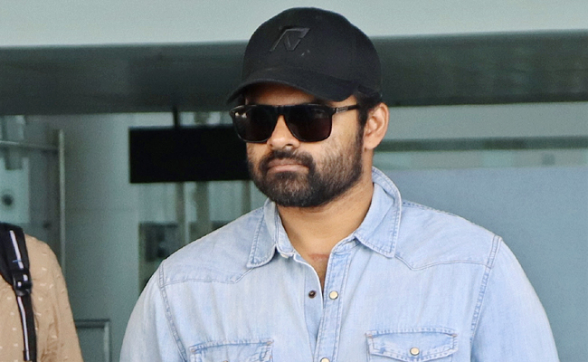 Sai Dharam Tej Visited Srikalahasti Temple Photos - Sakshi3