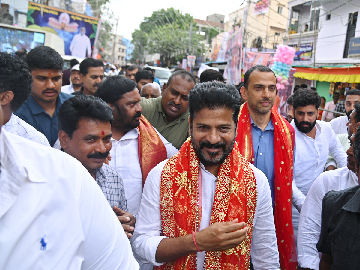 Political Leaders And Celebrities At Laldarwaza Bonalu 2023 Photos - Sakshi12