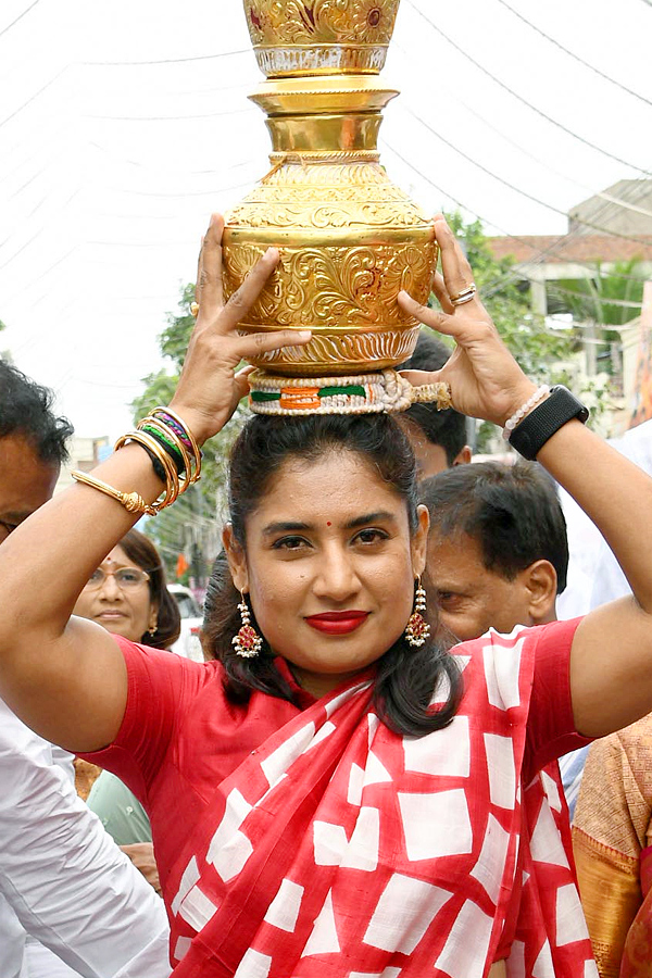 Political Leaders And Celebrities At Laldarwaza Bonalu 2023 Photos - Sakshi22
