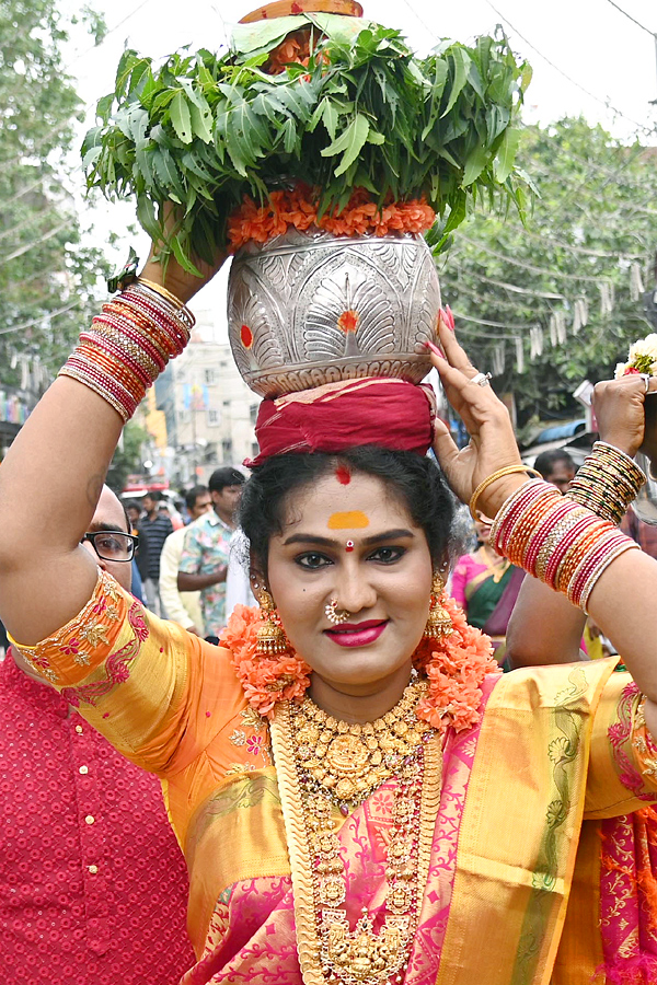 Political Leaders And Celebrities At Laldarwaza Bonalu 2023 Photos - Sakshi27