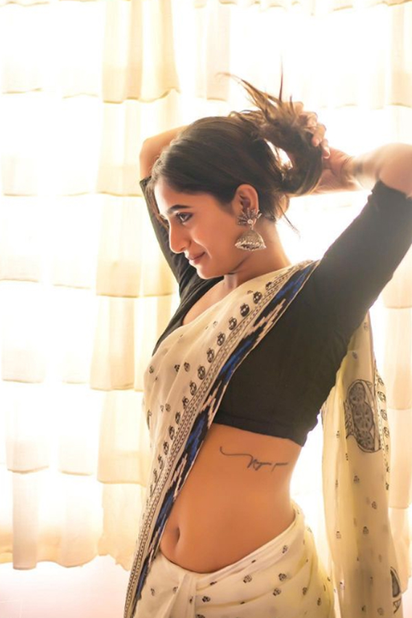 Indian Actress Nayani Pavani HD Photo Gallery - Sakshi10