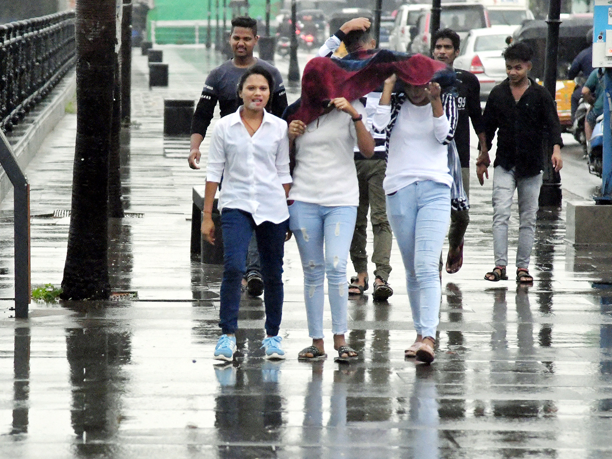 Heavy Rains Lashes Hyderabad Photos - Sakshi18
