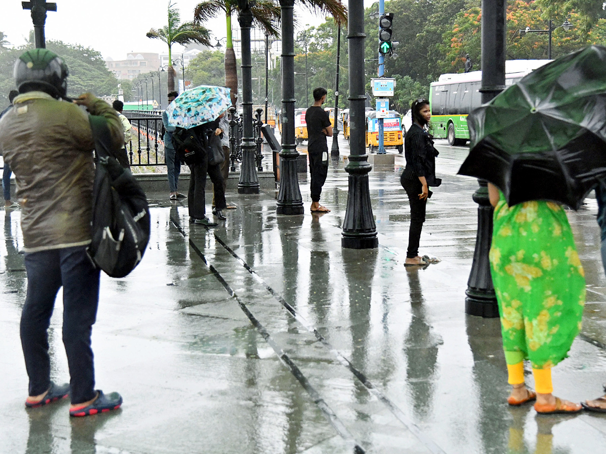 Heavy Rains Lashes Hyderabad Photos - Sakshi19