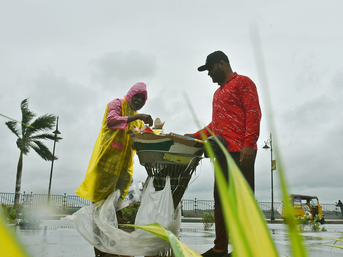 Heavy Rains Lashes Hyderabad Photos - Sakshi7