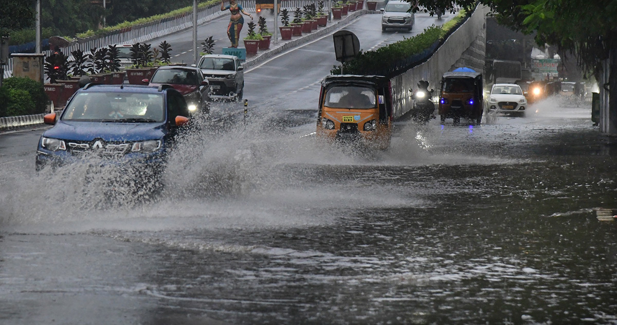Heavy rains in Visakhapatnam Photos - Sakshi22