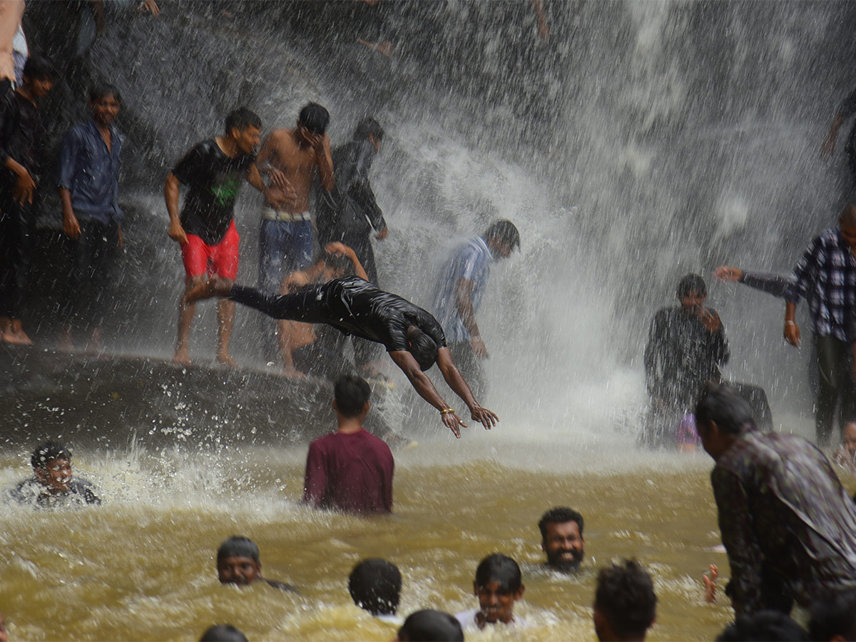 Sabitham Waterfalls Peddapalli Pics - Sakshi10