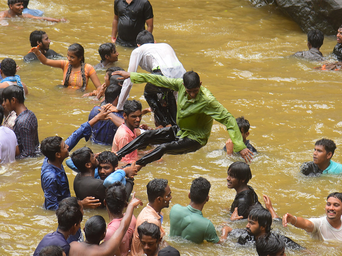 Sabitham Waterfalls Peddapalli Pics - Sakshi15