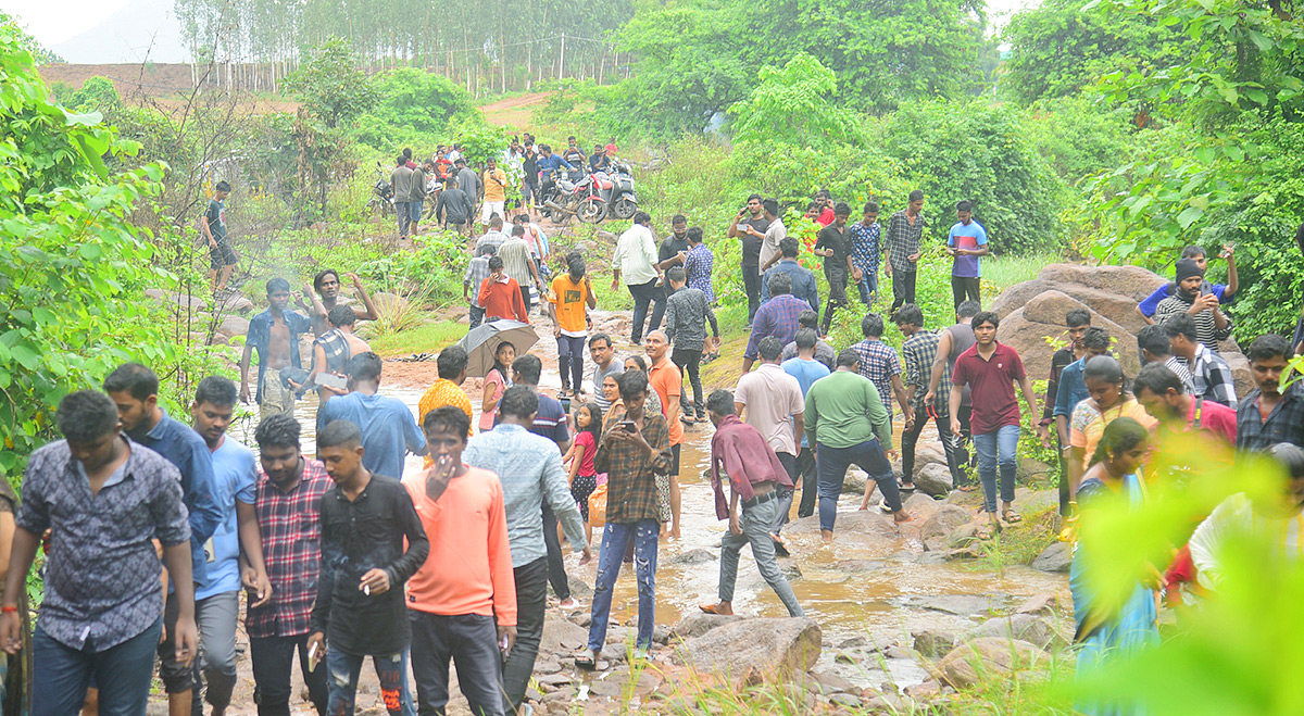 Sabitham Waterfalls Peddapalli Pics - Sakshi9