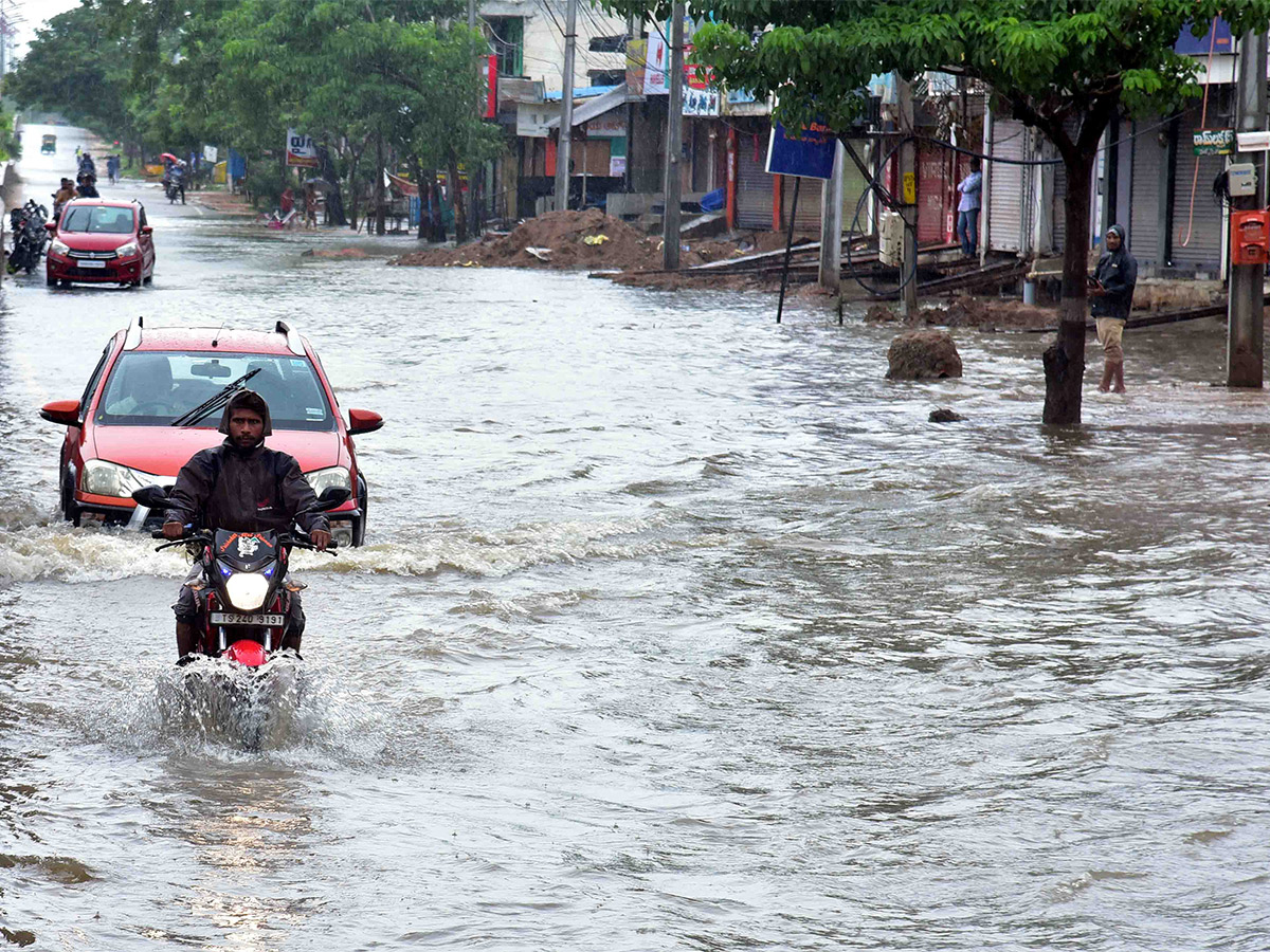 heavy rain in warangal district photos - Sakshi16
