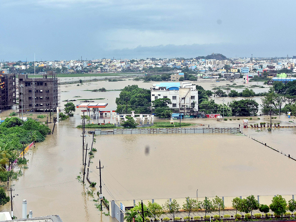 heavy rain in warangal district photos - Sakshi2