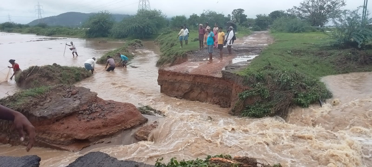 heavy rain in warangal district photos - Sakshi23