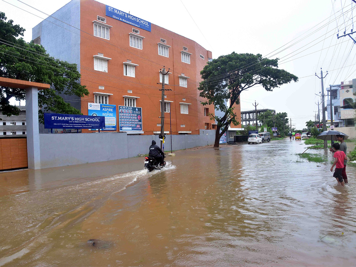 heavy rain in warangal district photos - Sakshi32