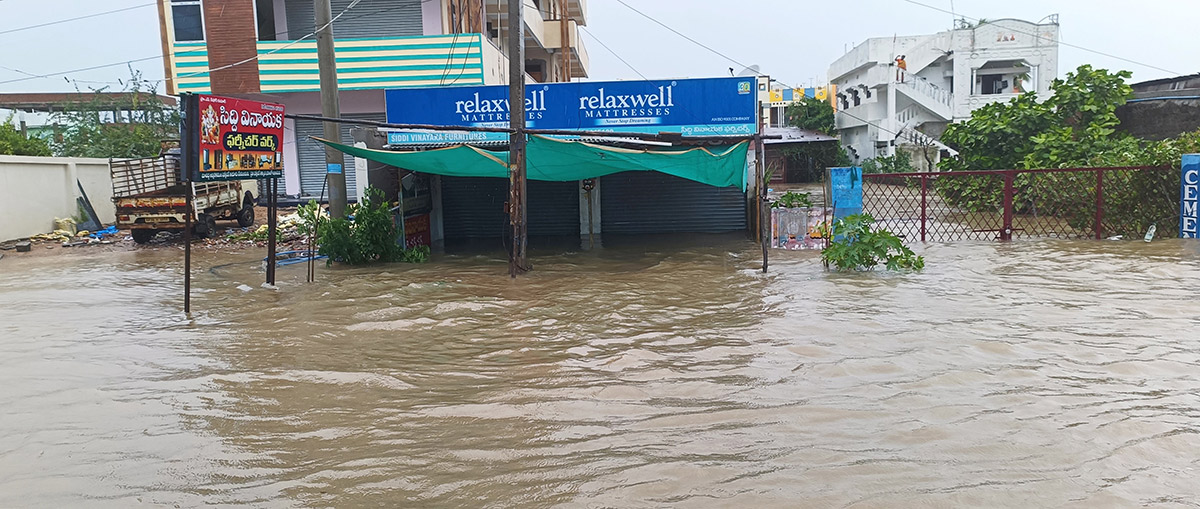 heavy rain in warangal district photos - Sakshi42