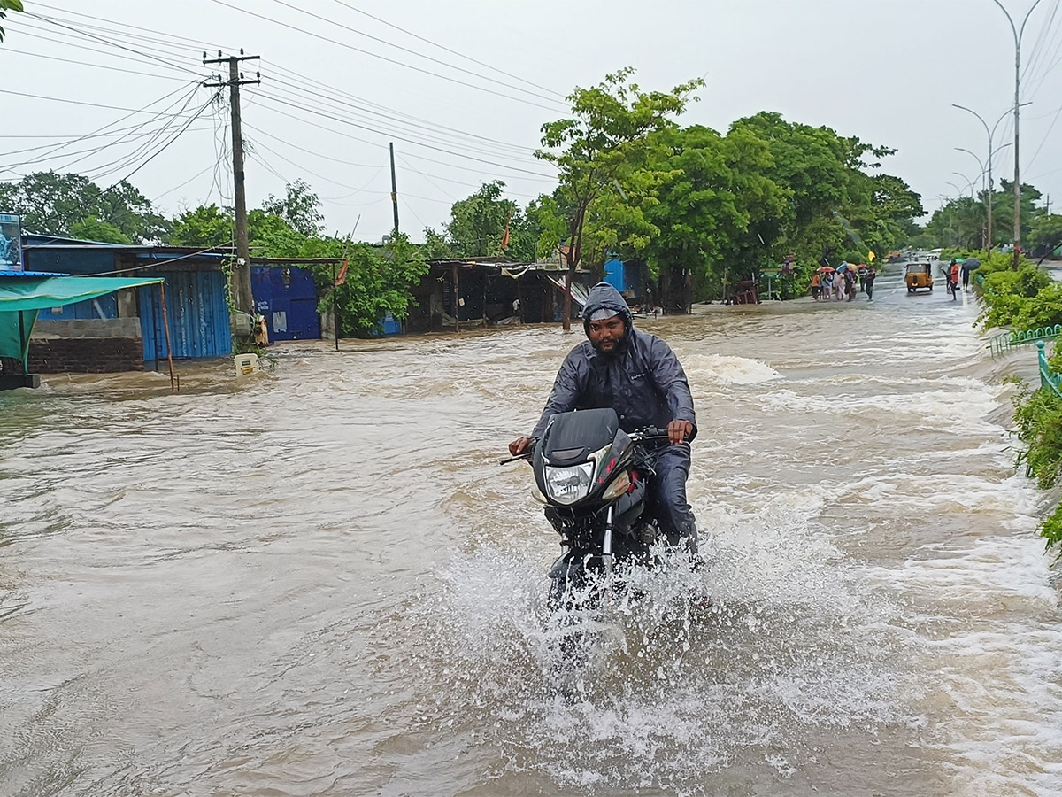 heavy rain in warangal district photos - Sakshi46
