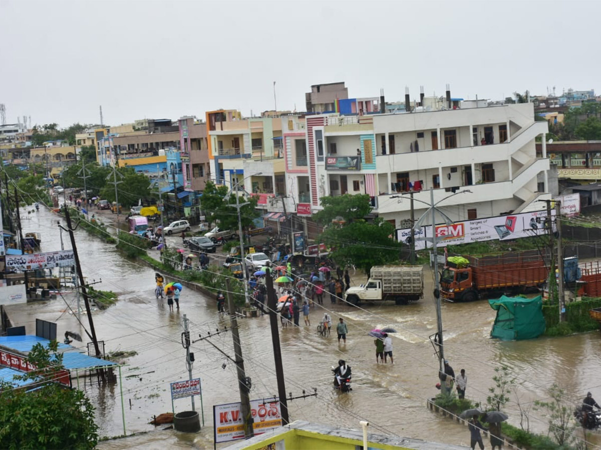 heavy rain in warangal district photos - Sakshi5