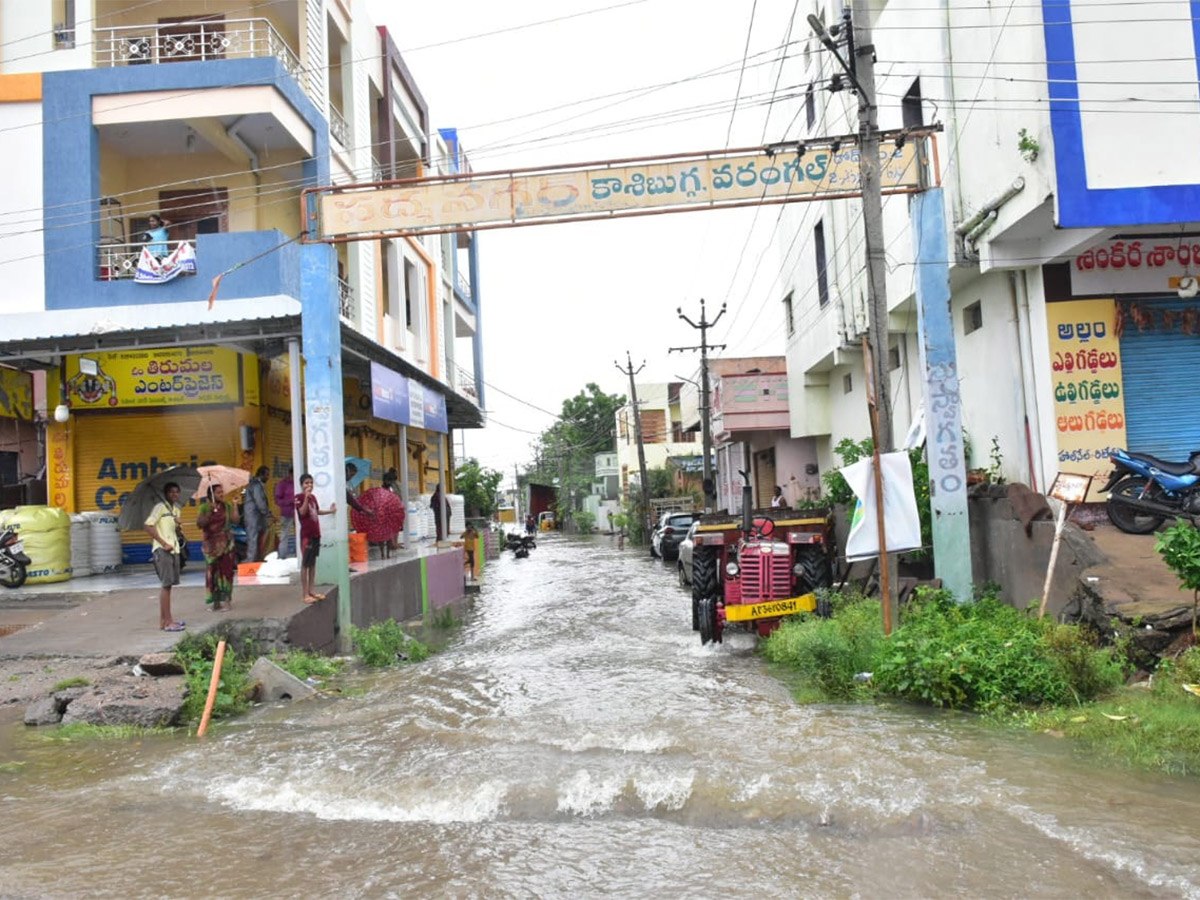 heavy rain in warangal district photos - Sakshi60