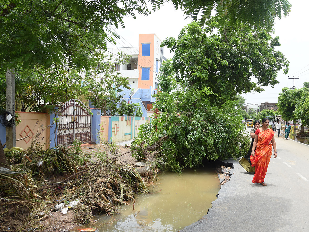 Photos: Flood Water In Warangal City Due To Heavy Rains - Sakshi