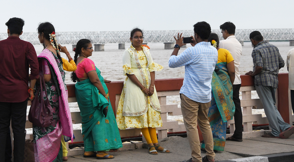 Andhra Pradesh: Huge inflows reported at Prakasam Barrage Photos - Sakshi12