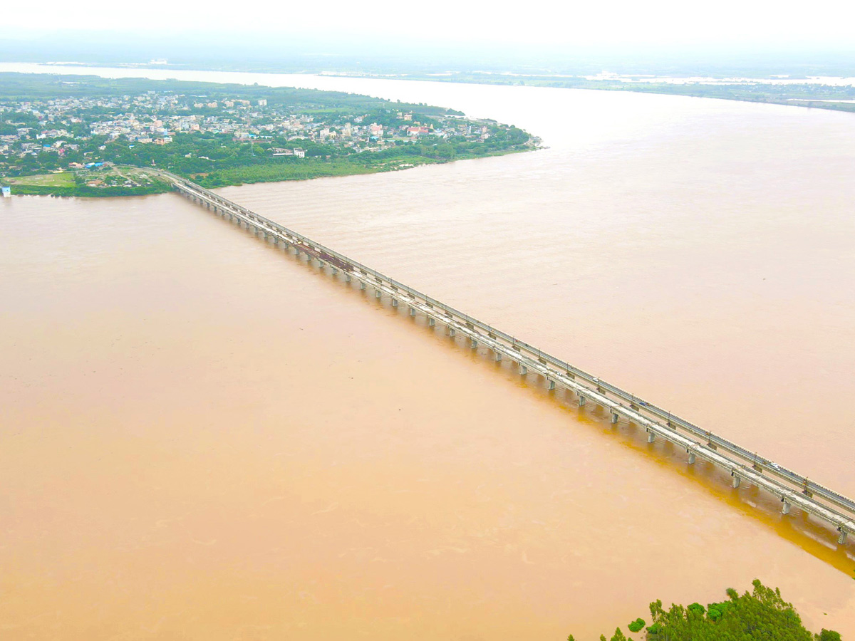 Godavari Water Level is Rising at Bhadrachalam - Sakshi1