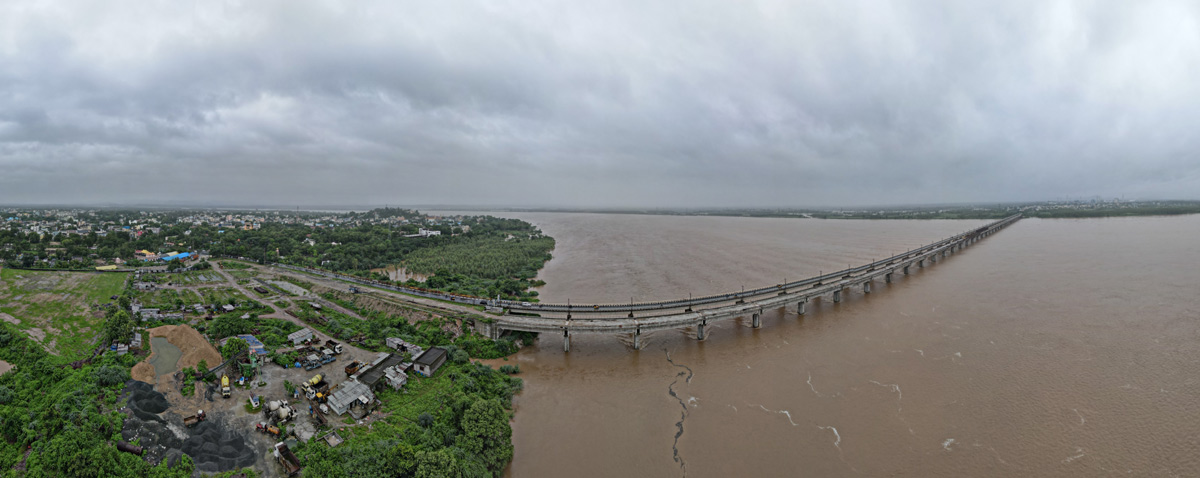 Godavari Water Level is Rising at Bhadrachalam - Sakshi11