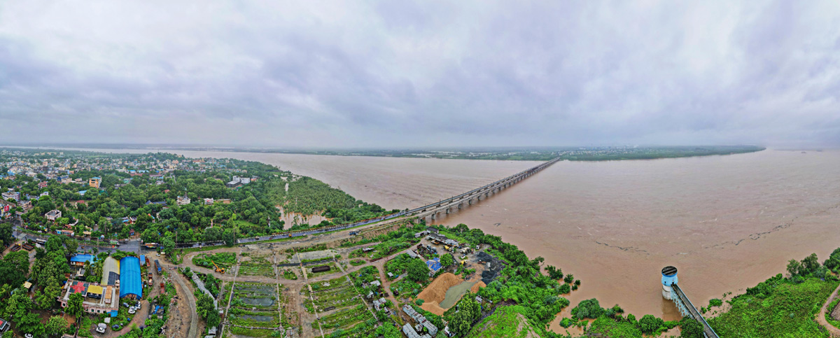 Godavari Water Level is Rising at Bhadrachalam - Sakshi12