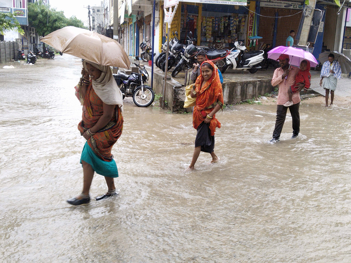 Photos: Flood Water In Warangal City Due To Heavy Rains - Sakshi