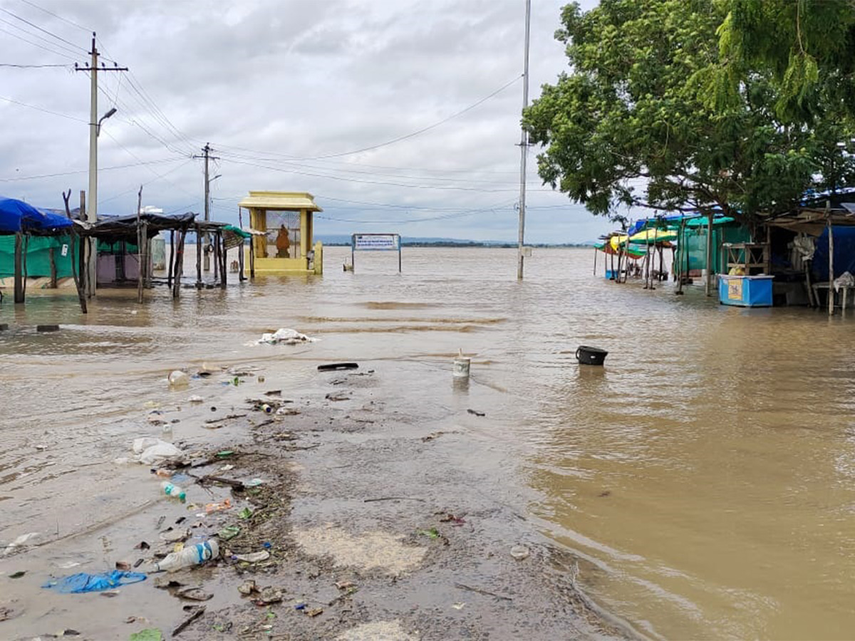 Photos: Flood Water In Warangal City Due To Heavy Rains - Sakshi