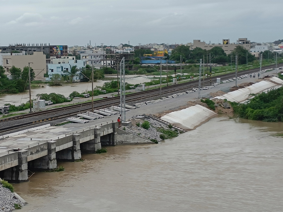 Photos: Flood Water In Warangal City Due To Heavy Rains - Sakshi