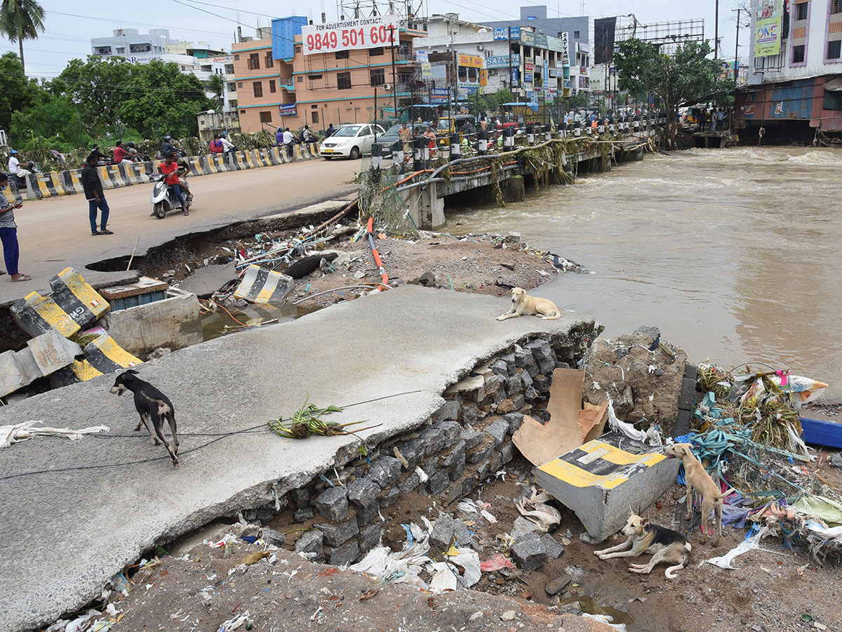 Photos: Flood Water In Warangal City Due To Heavy Rains - Sakshi