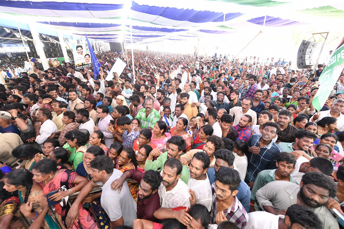 Huge Crowd At CM YS Jagans Amalapuram Public Meeting - Sakshi2