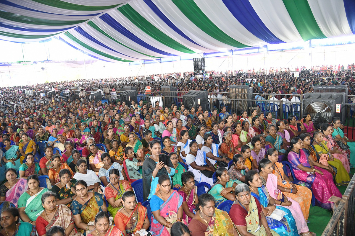 Huge Crowd At CM YS Jagans Amalapuram Public Meeting - Sakshi22